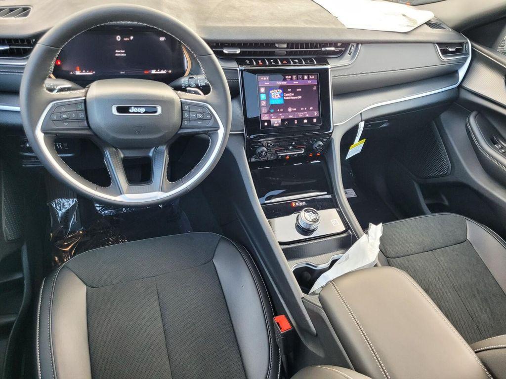 new 2025 Jeep Grand Cherokee car, priced at $41,075