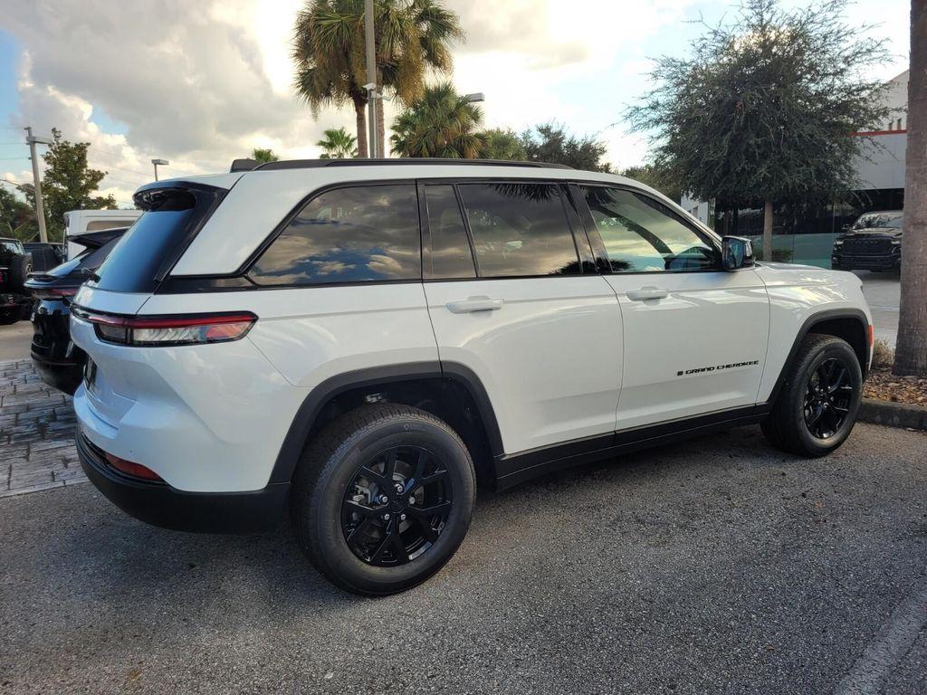 new 2025 Jeep Grand Cherokee car, priced at $41,075