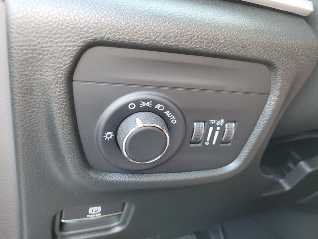 new 2025 Jeep Grand Cherokee car, priced at $41,075