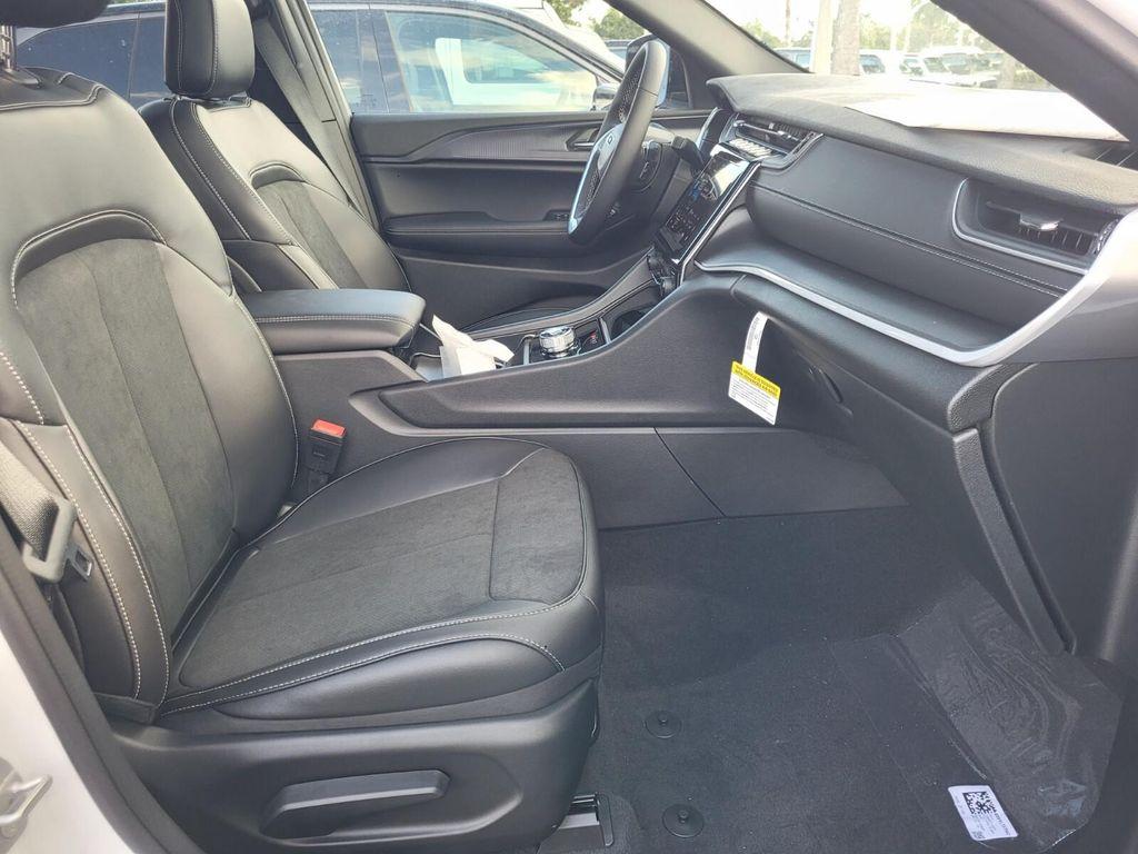 new 2025 Jeep Grand Cherokee car, priced at $41,075