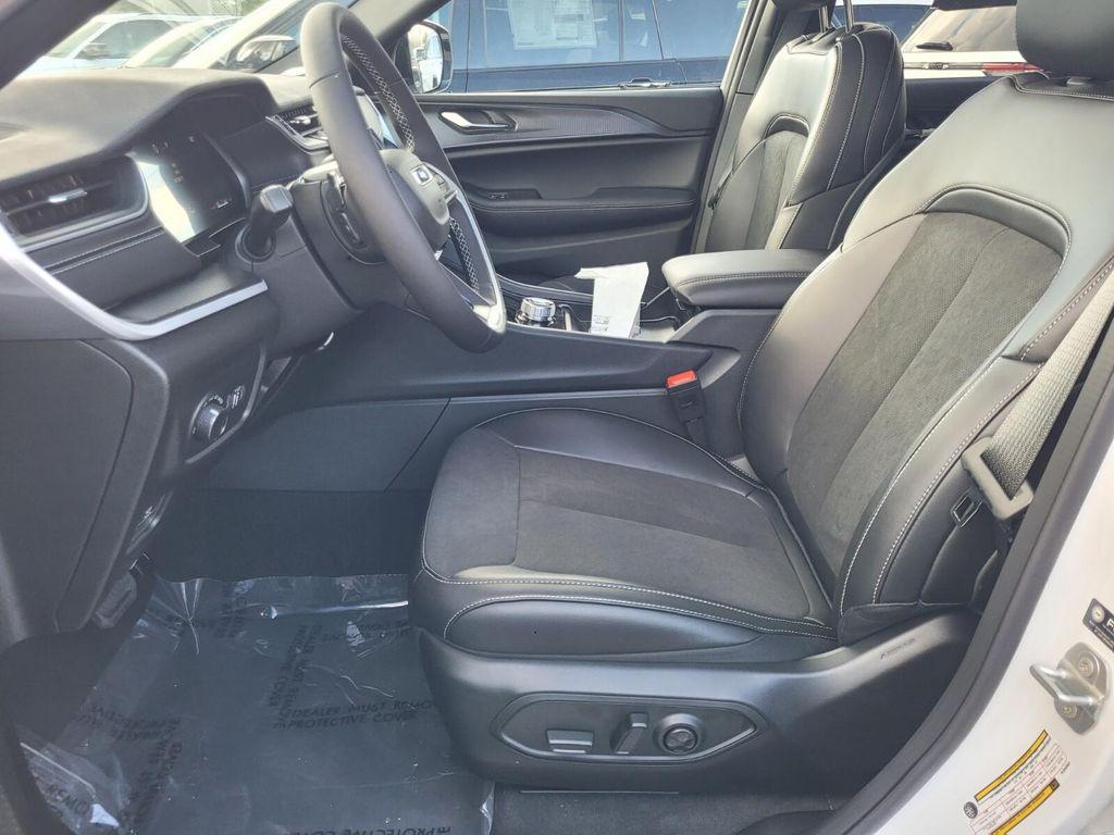 new 2025 Jeep Grand Cherokee car, priced at $41,075