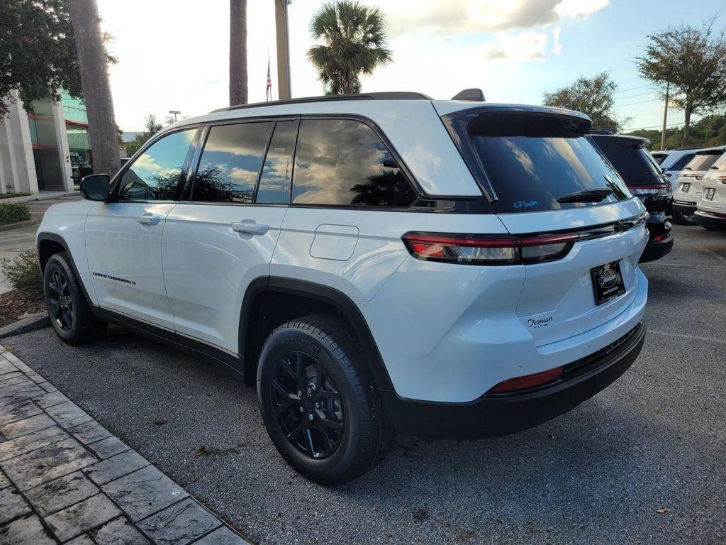 new 2025 Jeep Grand Cherokee car, priced at $41,075