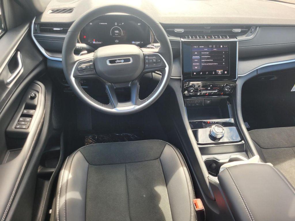 new 2025 Jeep Grand Cherokee car, priced at $40,663