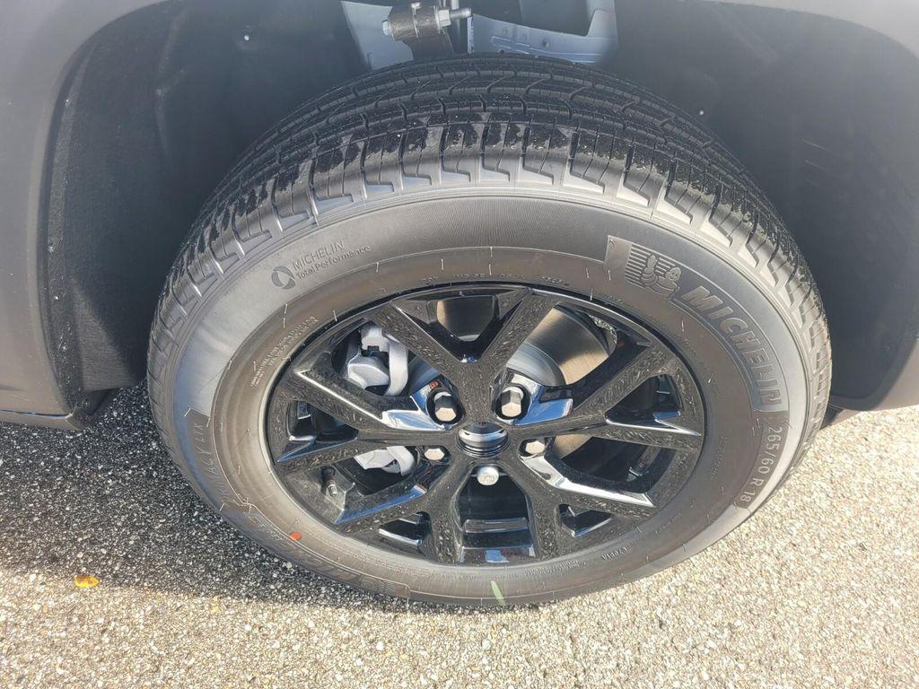new 2025 Jeep Grand Cherokee car, priced at $40,663