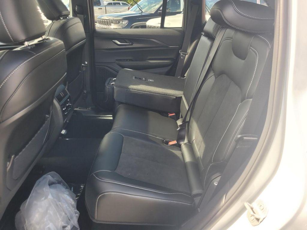 new 2025 Jeep Grand Cherokee car, priced at $40,663