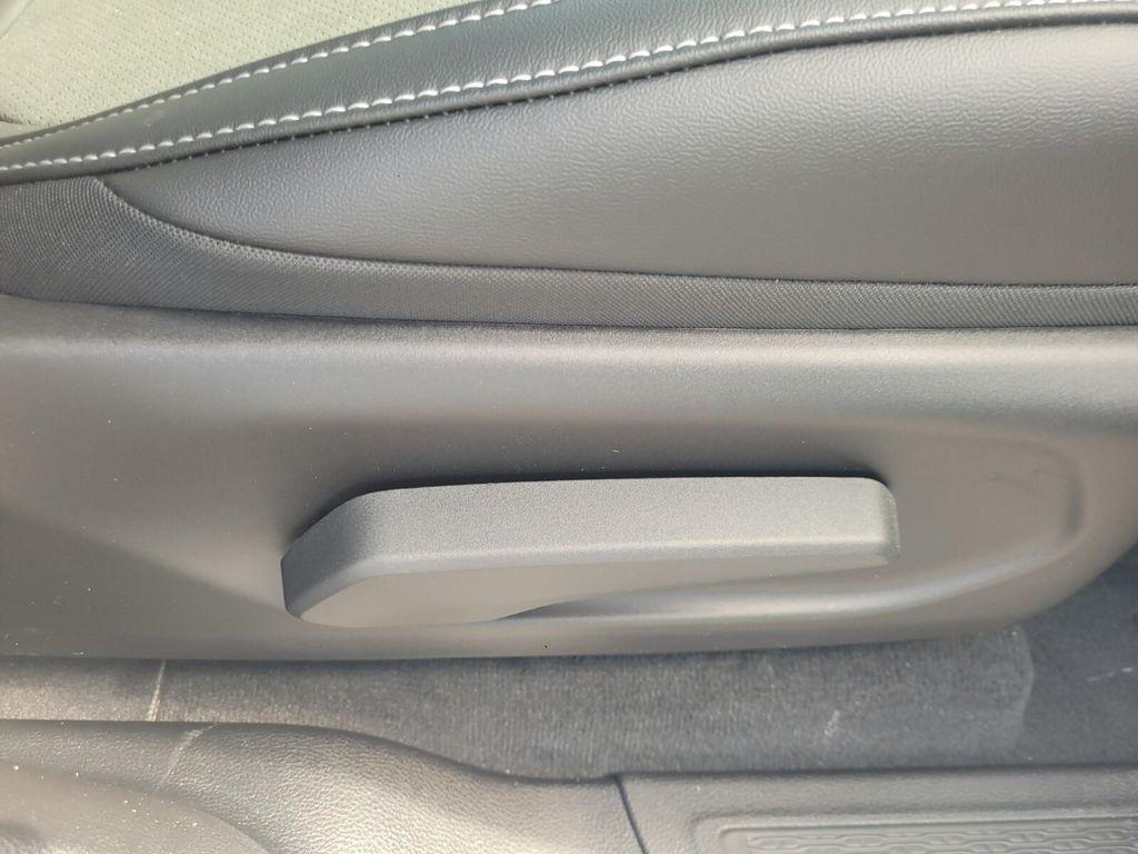 new 2025 Jeep Grand Cherokee car, priced at $40,663