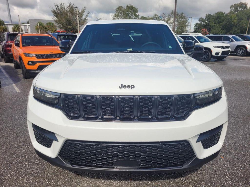new 2025 Jeep Grand Cherokee car, priced at $40,663