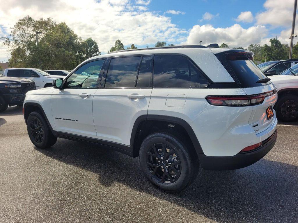 new 2025 Jeep Grand Cherokee car, priced at $40,663