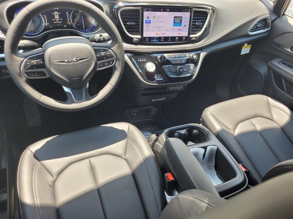 new 2025 Chrysler Pacifica car, priced at $36,096