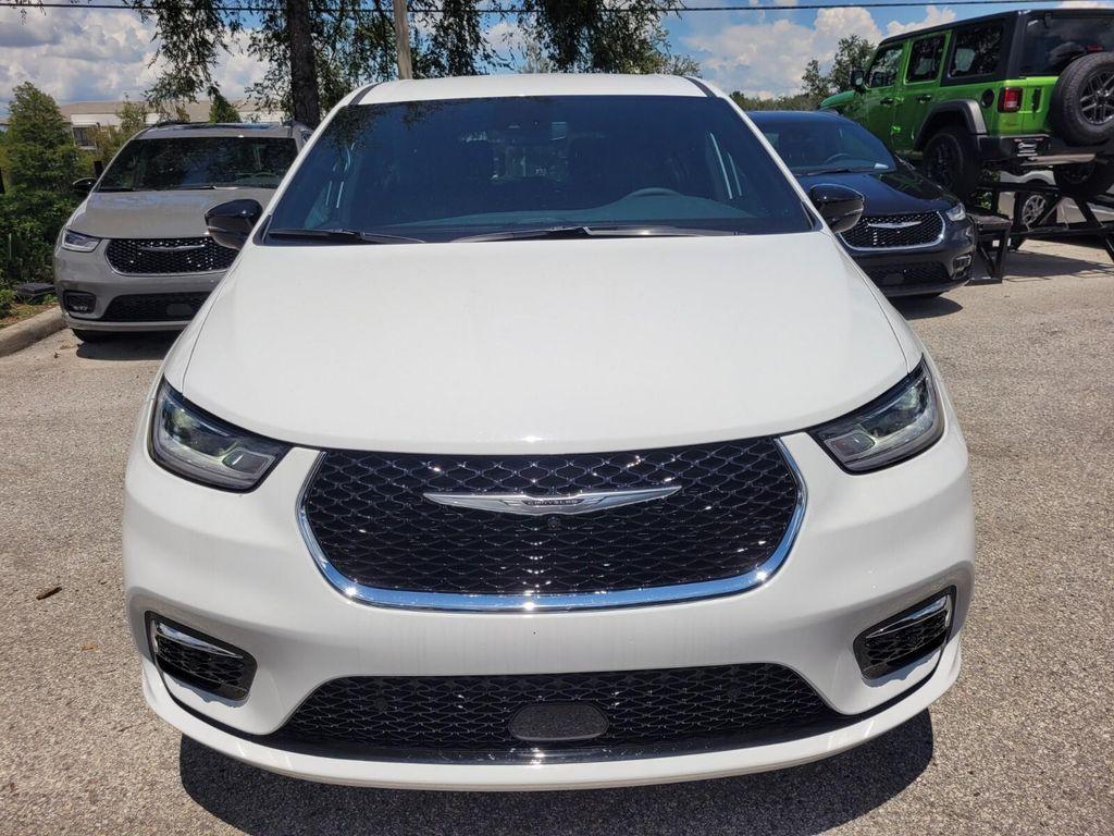 new 2025 Chrysler Pacifica car, priced at $36,096