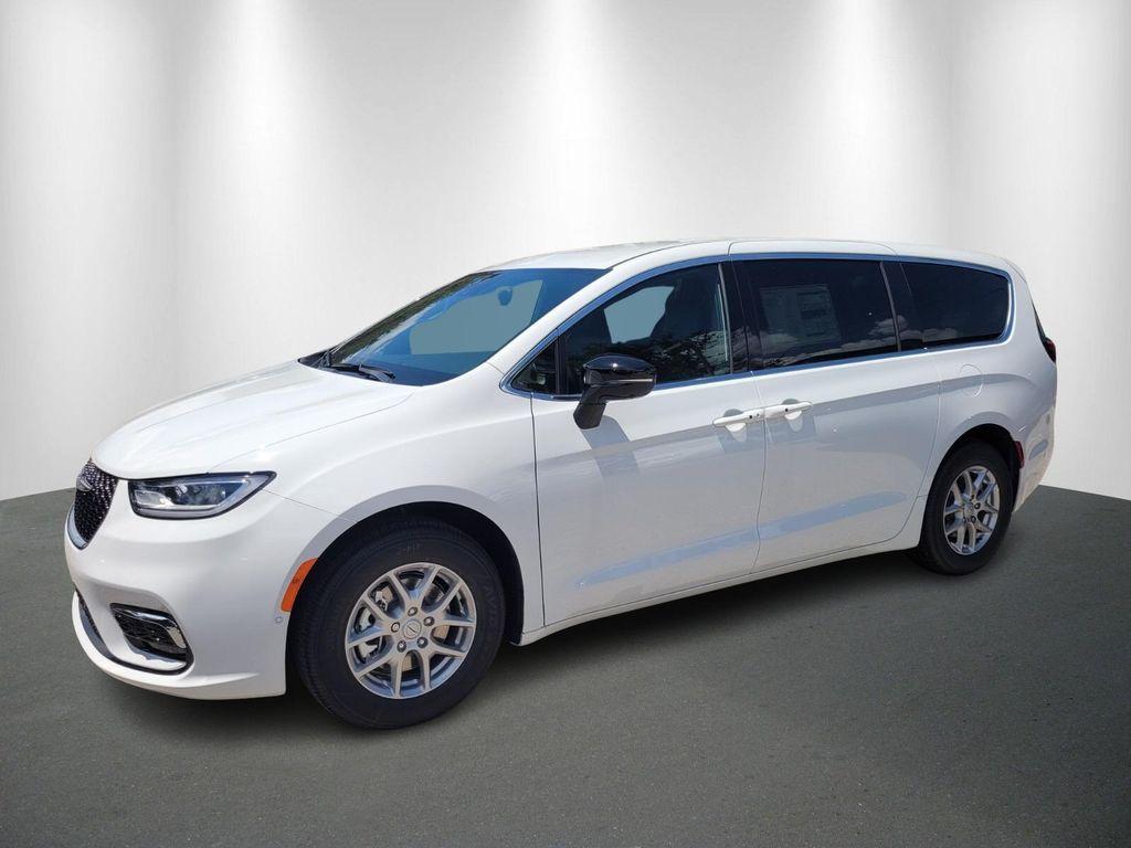 new 2025 Chrysler Pacifica car, priced at $36,096