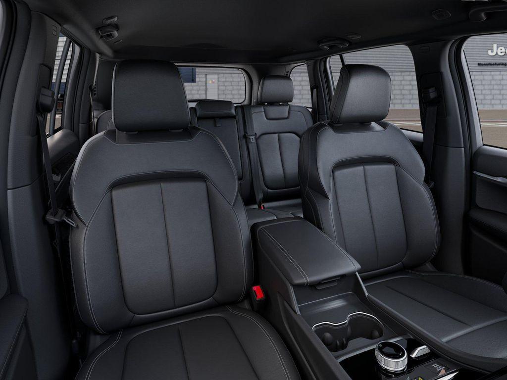 new 2025 Jeep Grand Cherokee car, priced at $43,890