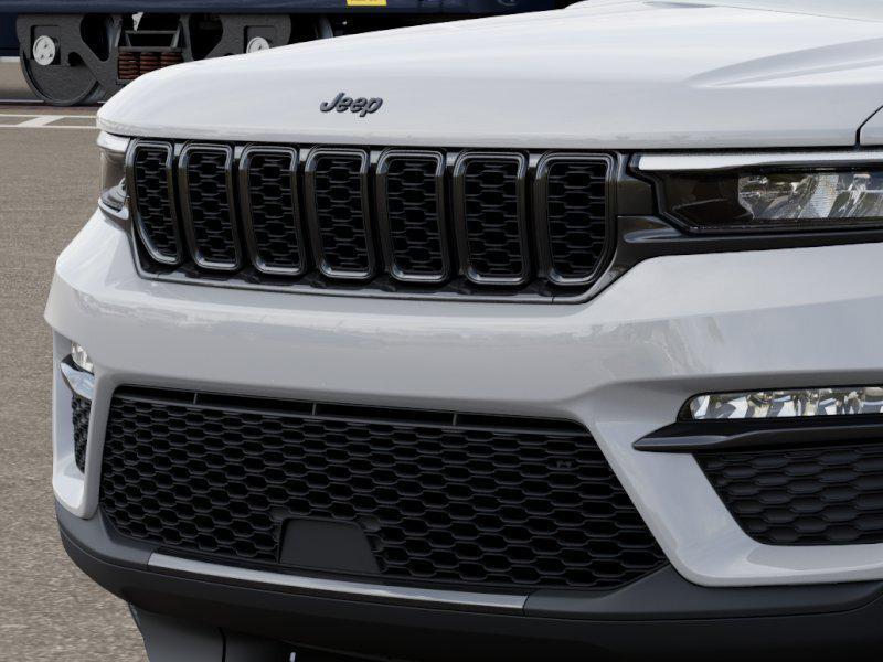 new 2025 Jeep Grand Cherokee car, priced at $43,890