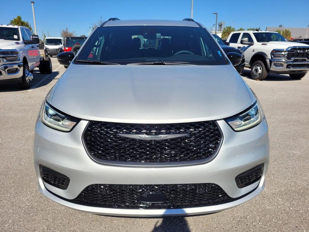 new 2026 Chrysler Pacifica car, priced at $42,417