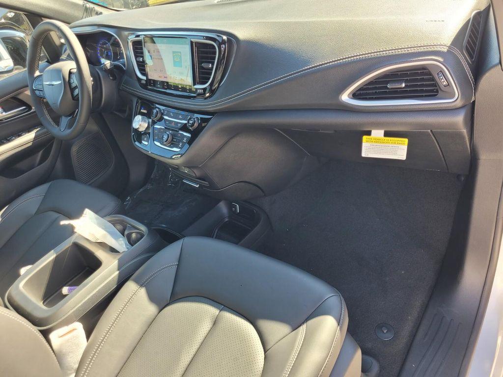new 2026 Chrysler Pacifica car, priced at $42,417