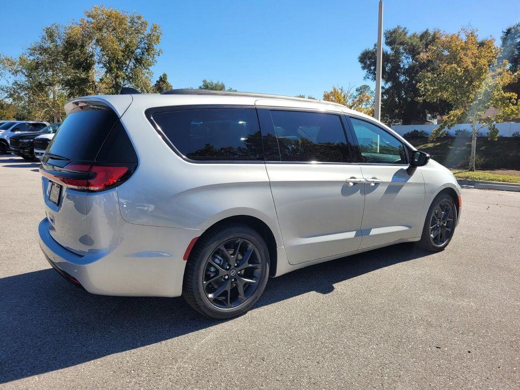 new 2026 Chrysler Pacifica car, priced at $42,417