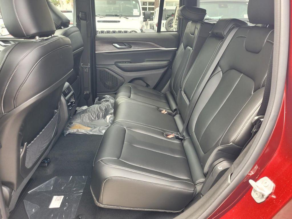 new 2025 Jeep Grand Cherokee car, priced at $41,944