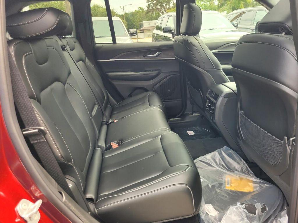 new 2025 Jeep Grand Cherokee car, priced at $41,944