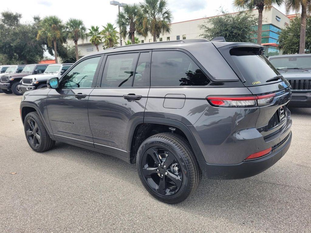 new 2025 Jeep Grand Cherokee car, priced at $41,992