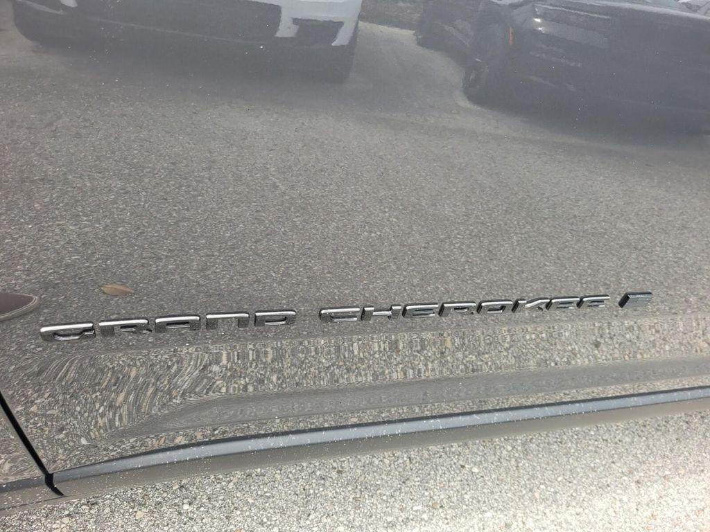 new 2025 Jeep Grand Cherokee car, priced at $41,992