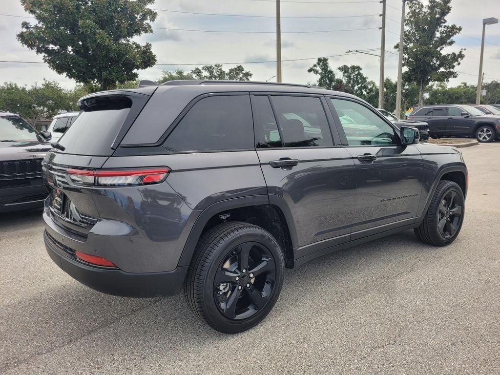 new 2025 Jeep Grand Cherokee car, priced at $41,992