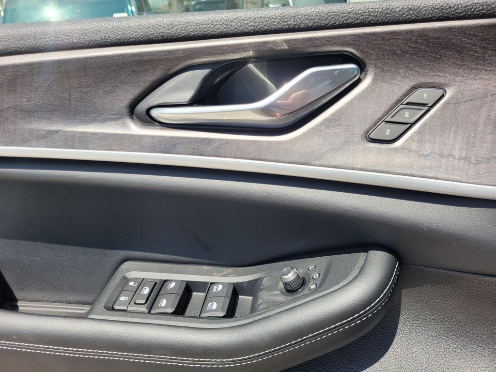 new 2025 Jeep Grand Cherokee L car, priced at $42,243