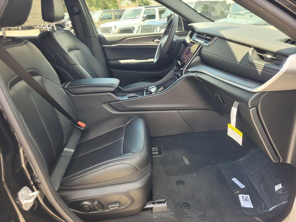 new 2025 Jeep Grand Cherokee L car, priced at $42,243