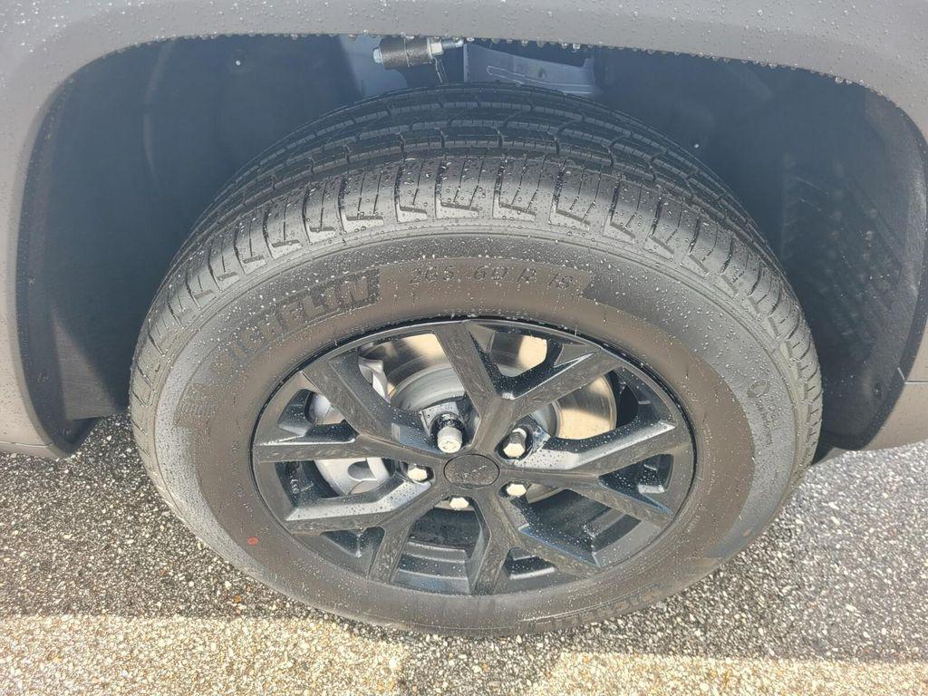 new 2025 Jeep Grand Cherokee L car, priced at $43,127