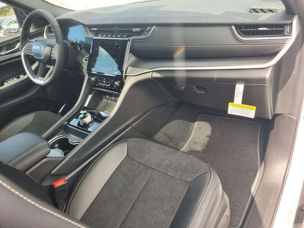 new 2025 Jeep Grand Cherokee L car, priced at $43,127