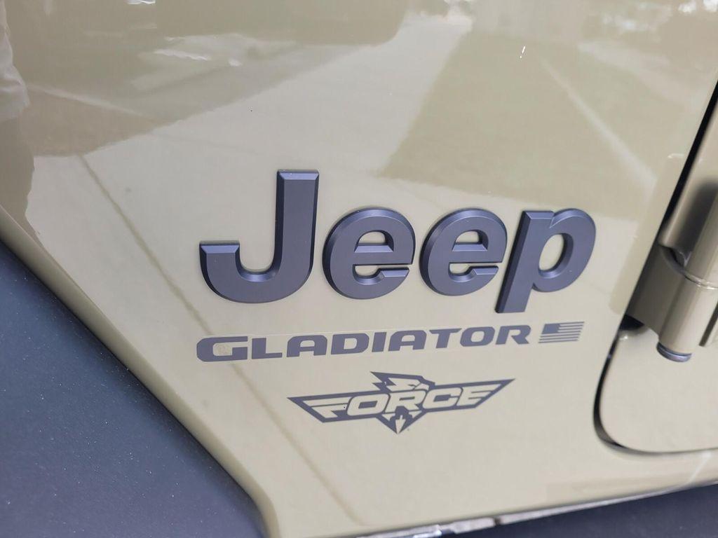 new 2025 Jeep Gladiator car, priced at $55,186