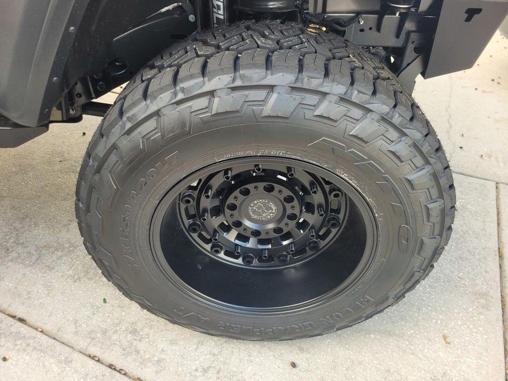 new 2025 Jeep Gladiator car, priced at $55,186