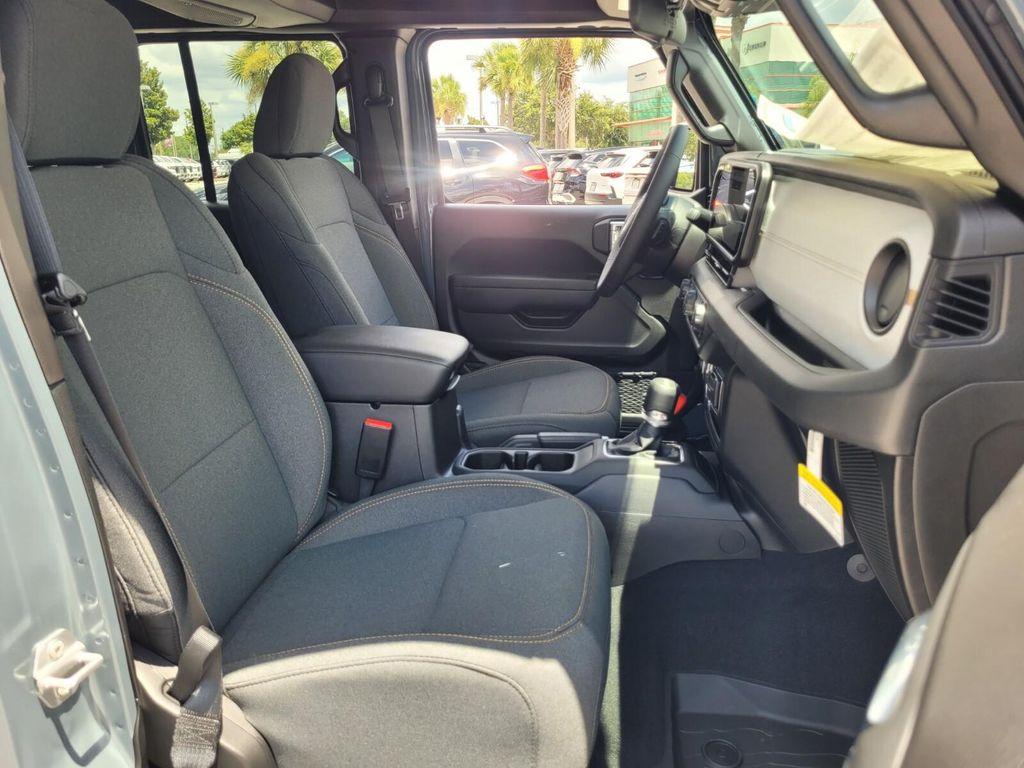 new 2025 Jeep Wrangler car, priced at $41,874