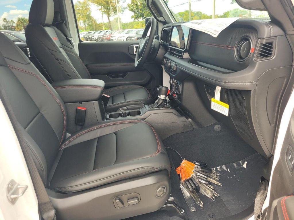 new 2025 Jeep Wrangler car, priced at $62,620