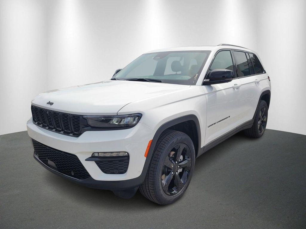 new 2025 Jeep Grand Cherokee car, priced at $43,999