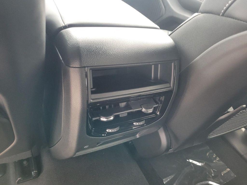 new 2025 Jeep Grand Cherokee car, priced at $43,999