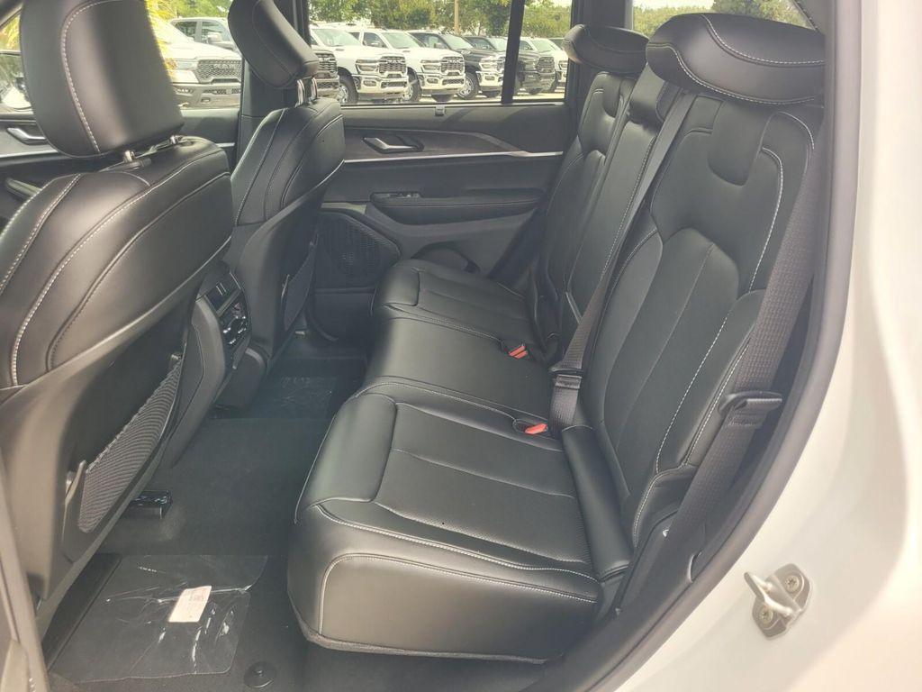 new 2025 Jeep Grand Cherokee car, priced at $43,999