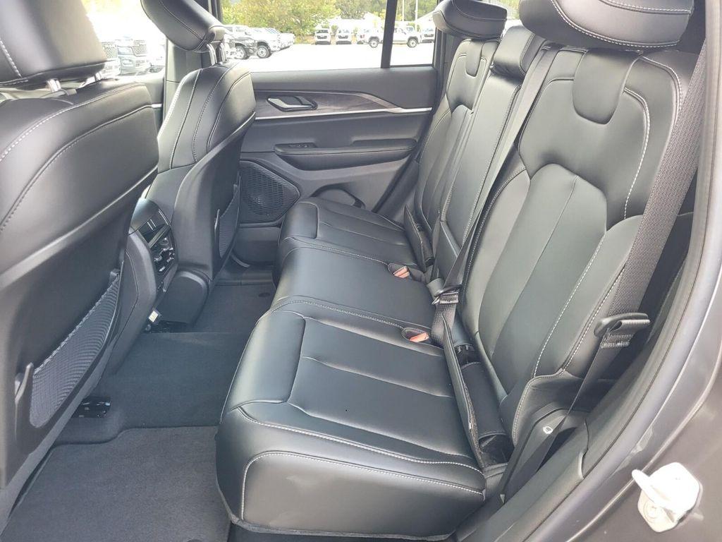 new 2025 Jeep Grand Cherokee car, priced at $45,416