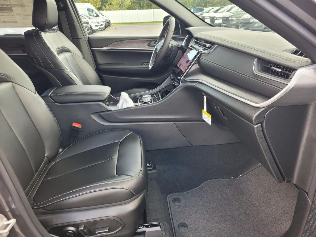 new 2025 Jeep Grand Cherokee car, priced at $45,416