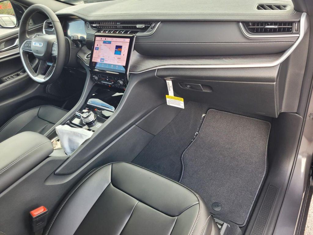 new 2025 Jeep Grand Cherokee car, priced at $45,416