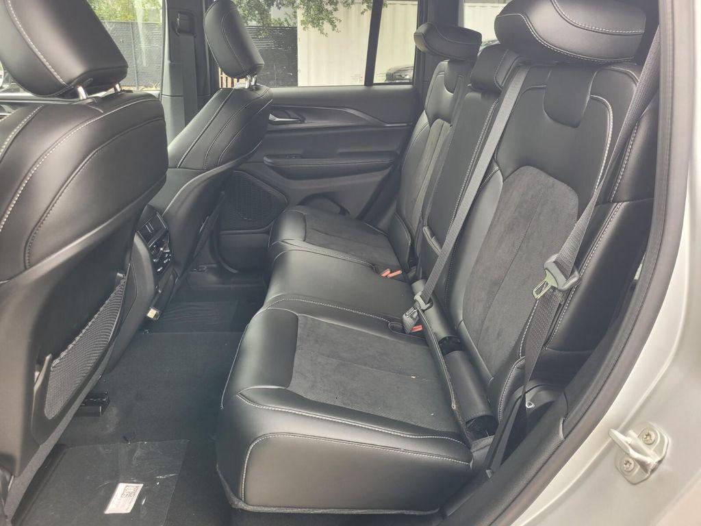 new 2025 Jeep Grand Cherokee car, priced at $40,691