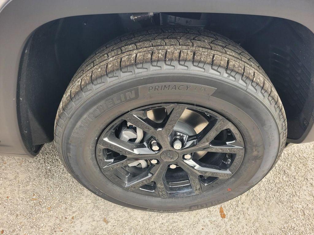 new 2025 Jeep Grand Cherokee car, priced at $40,691