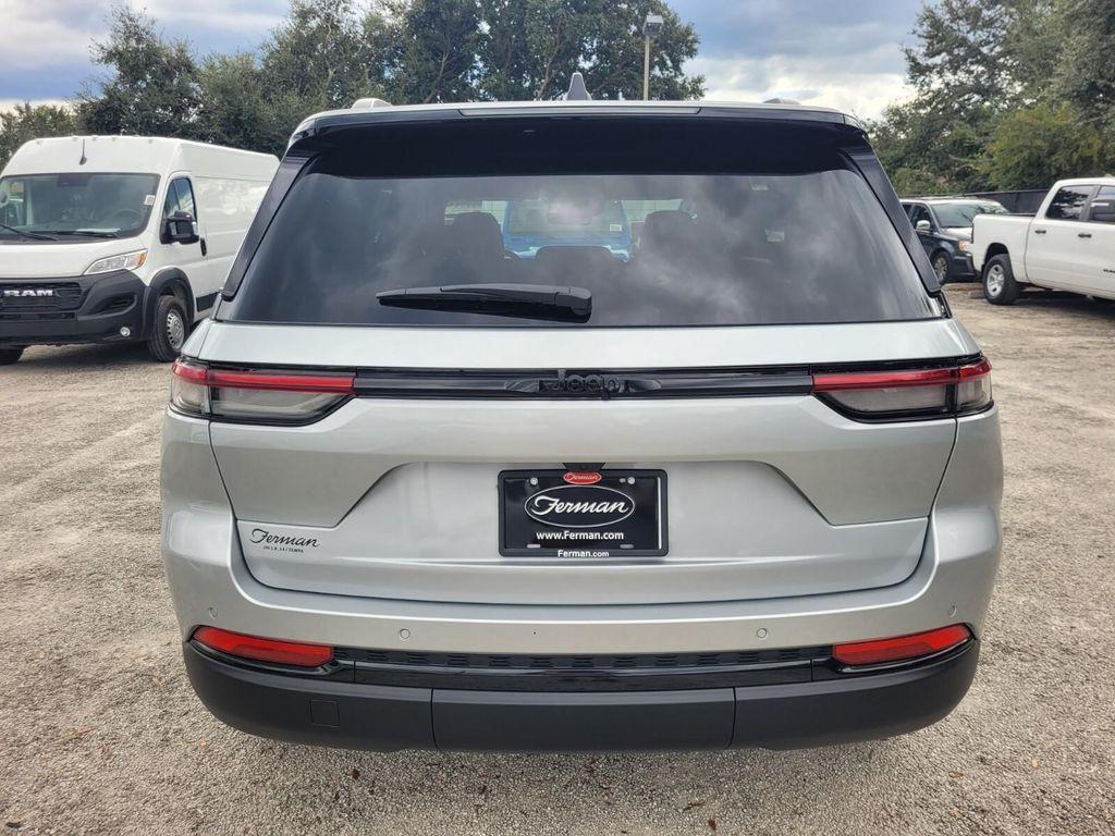 new 2025 Jeep Grand Cherokee car, priced at $40,691