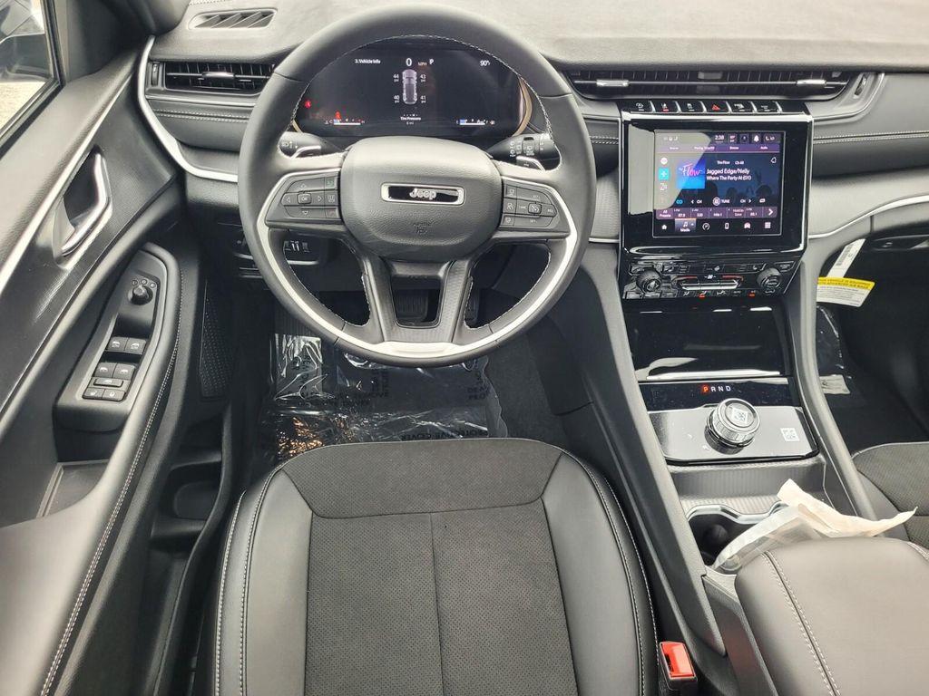 new 2025 Jeep Grand Cherokee car, priced at $40,691