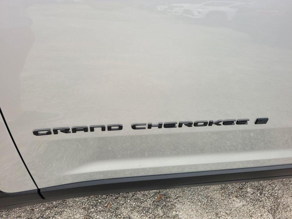 new 2025 Jeep Grand Cherokee car, priced at $40,691