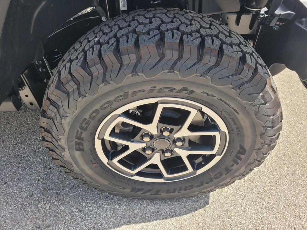 new 2025 Jeep Wrangler car, priced at $59,426