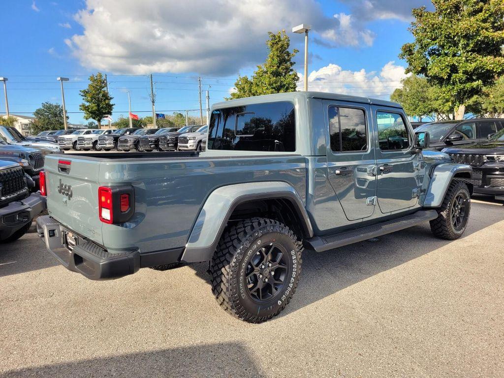 new 2025 Jeep Gladiator car, priced at $43,001