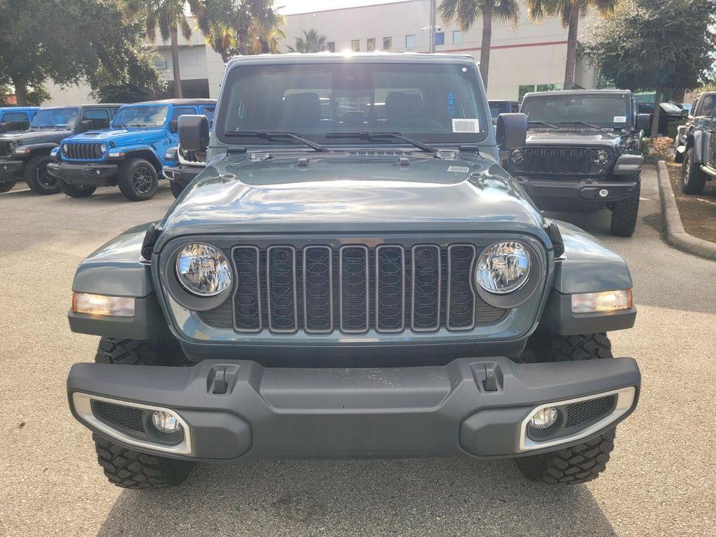 new 2025 Jeep Gladiator car, priced at $43,001
