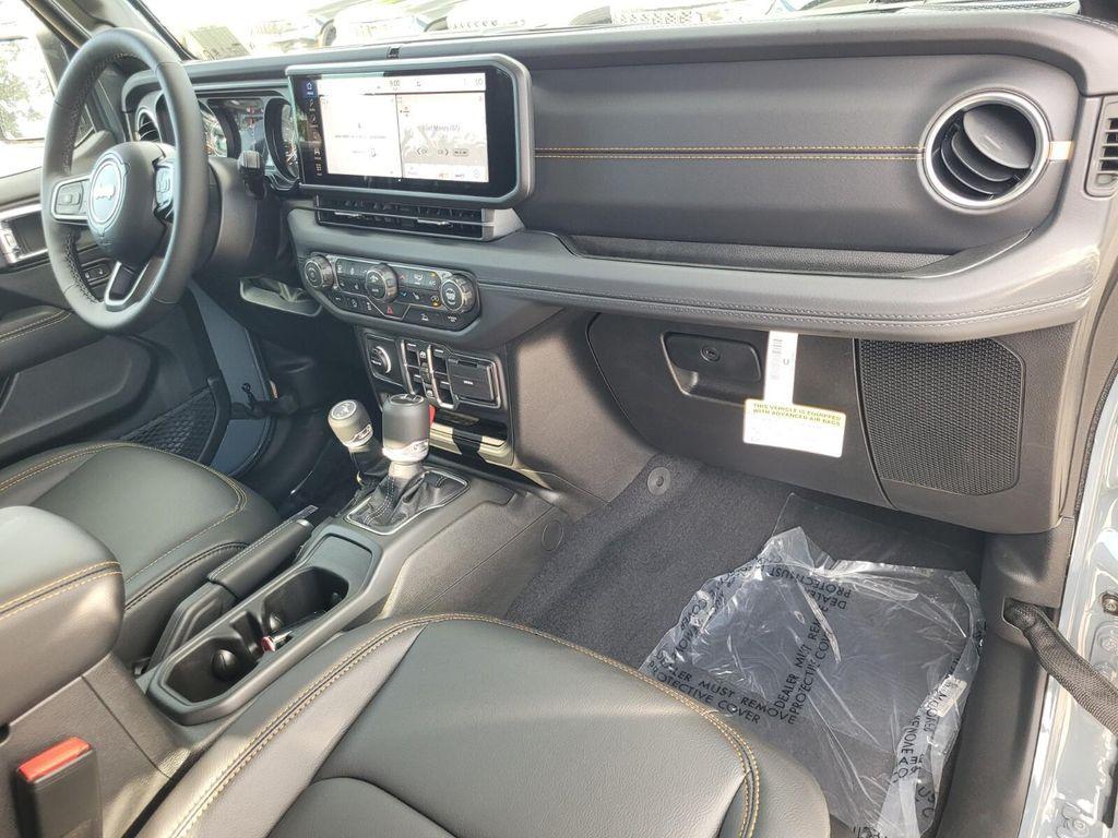 new 2025 Jeep Gladiator car, priced at $43,001