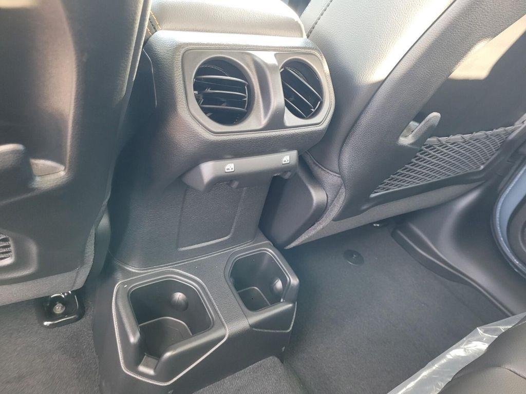 new 2025 Jeep Gladiator car, priced at $43,001