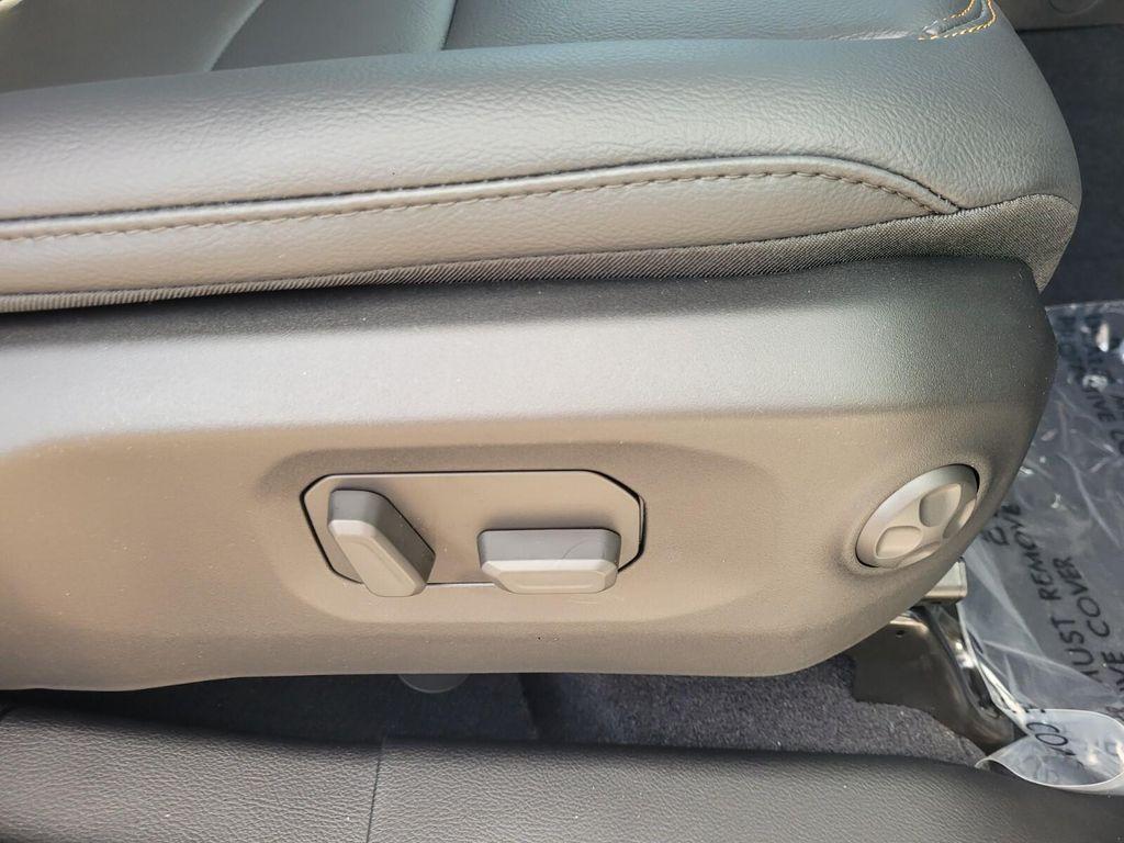 new 2025 Jeep Gladiator car, priced at $43,001